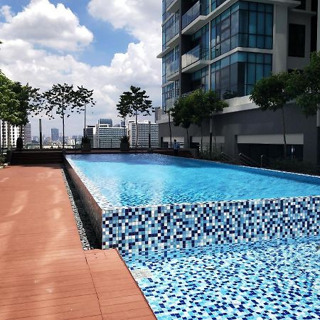 Netflix # Sky Suite Near Jaya One By Salaam Suites, 2 Pax Petaling Jaya Exterior photo