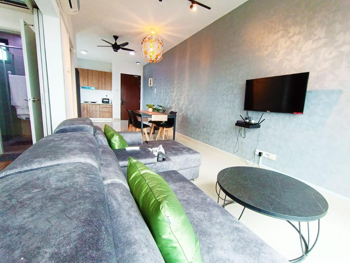 Netflix # Sky Suite Near Jaya One By Salaam Suites, 2 Pax Petaling Jaya Exterior photo