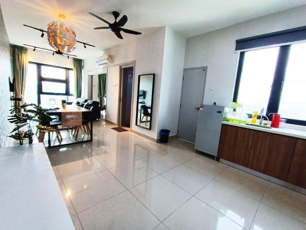 Netflix # Sky Suite Near Jaya One By Salaam Suites, 2 Pax Petaling Jaya Exterior photo